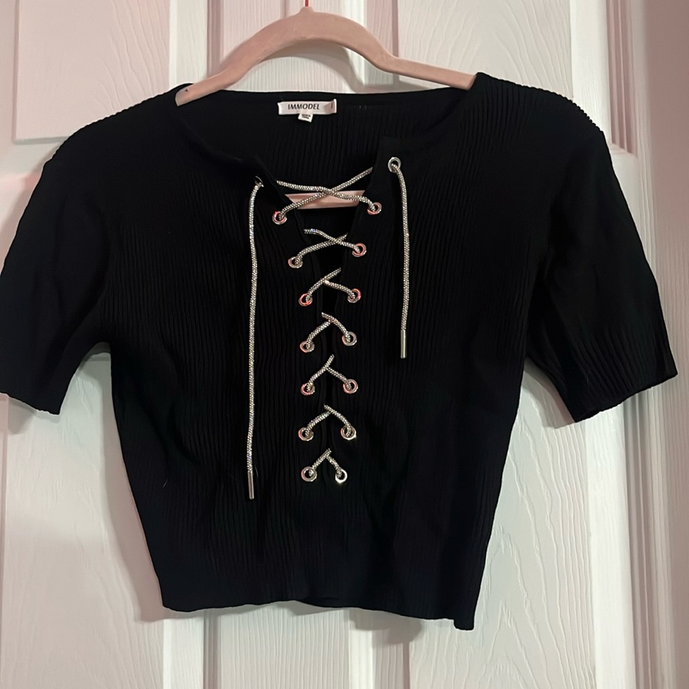 Black Cleavage Adjustable Shirt